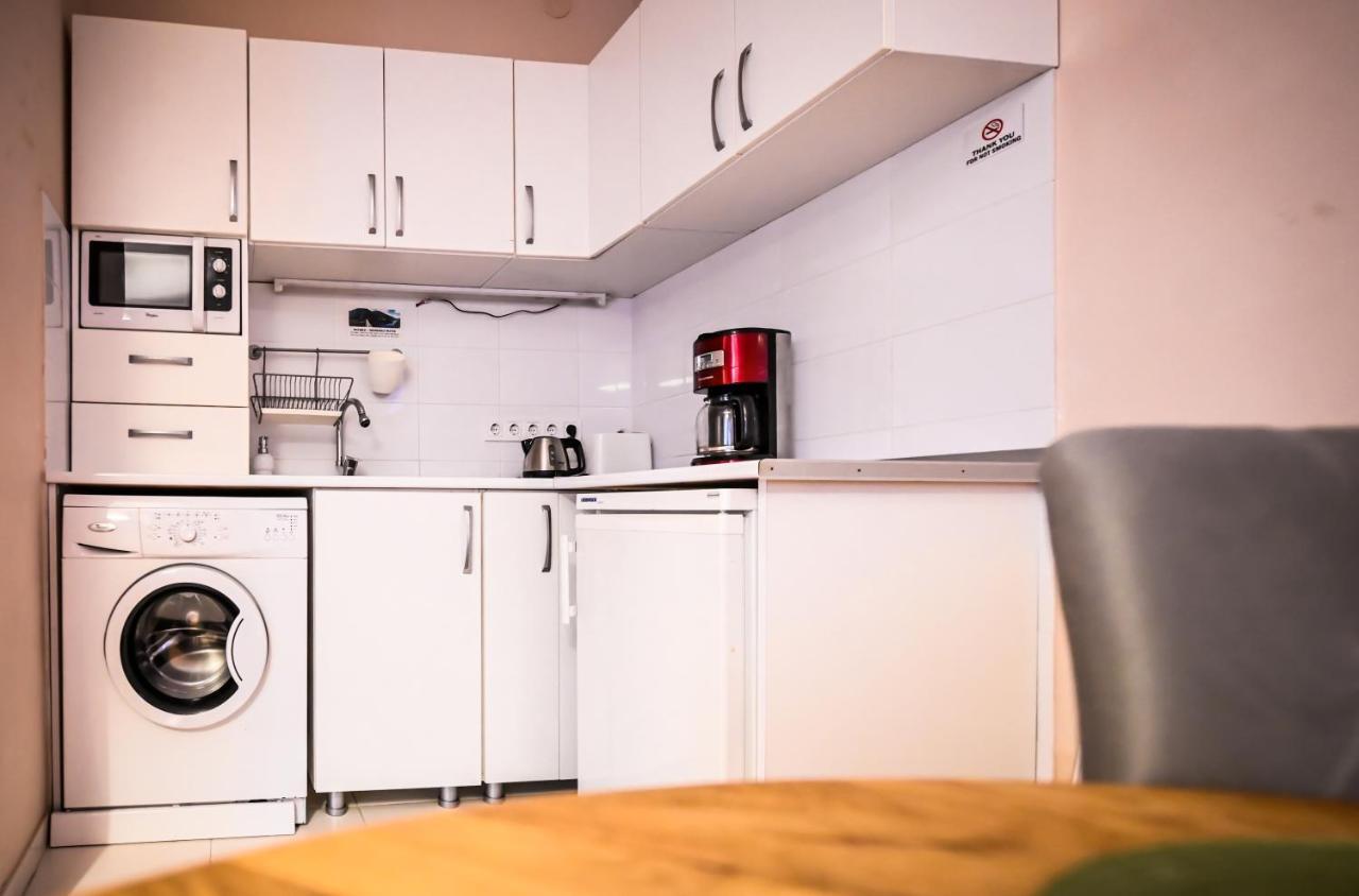 Jules' Sunny, Spacious And Central Apartment Sibiu Exterior foto